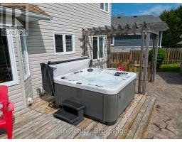 8 SANDPIPER COURT - 44