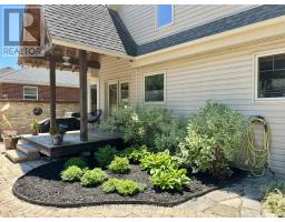 241 4TH STREET CRESCENT - 10