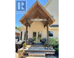 241 4TH STREET CRESCENT - 8