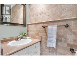 30 CREEKSIDE DRIVE - 28