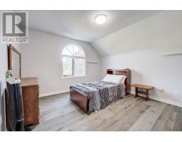 54 ELLEN AVENUE - 19
