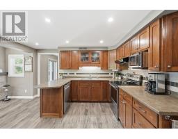 1041 HOWICK STREET - 15