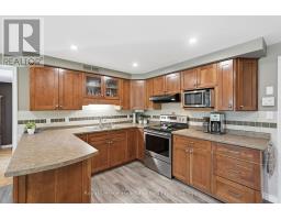 1041 HOWICK STREET - 17