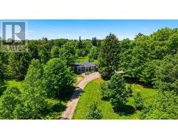 1041 HOWICK STREET - 2