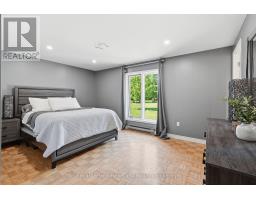 1041 HOWICK STREET - 22
