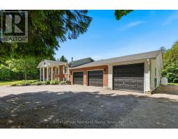 1041 HOWICK STREET - 32