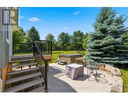 1041 HOWICK STREET - 36