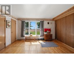 1033 PERTH RD 139 LINE W - 18