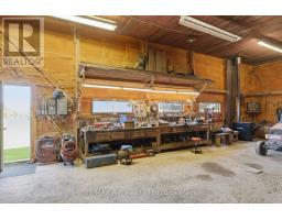 1033 PERTH RD 139 LINE W - 39