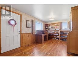 1033 PERTH RD 139 LINE W - 8
