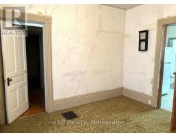 8 MAIN STREET S - 22