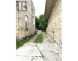 8 MAIN STREET S - 4