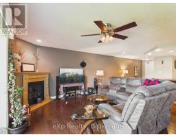 302 - 125 WILLIAM STREET N - 11