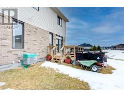 4 BRAUN AVENUE - 44