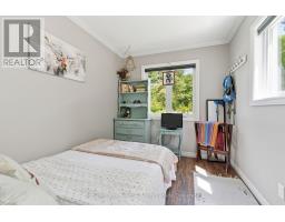 8 LAKEVIEW CRESCENT - 13