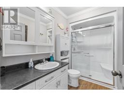 8 LAKEVIEW CRESCENT - 14