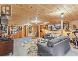 8 LAKEVIEW CRESCENT - 16
