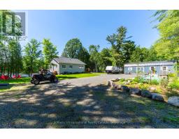 8 LAKEVIEW CRESCENT - 29