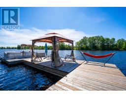 8 LAKEVIEW CRESCENT - 40