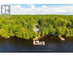 8 LAKEVIEW CRESCENT - 45