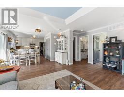 8 LAKEVIEW CRESCENT - 5