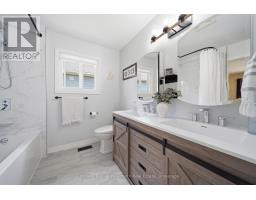949 GZOWSKI STREET - 12