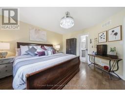 949 GZOWSKI STREET - 18