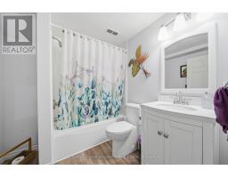 949 GZOWSKI STREET - 23