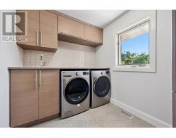 22 LYLE PLACE - 23