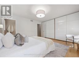22 LYLE PLACE - 28