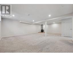 22 LYLE PLACE - 34