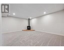 22 LYLE PLACE - 36