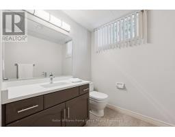 22 LYLE PLACE - 40