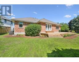 22 LYLE PLACE - 44