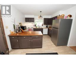 7589 HIGHWAY E - 21