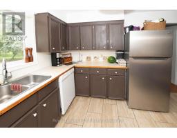 7589 HIGHWAY E - 22