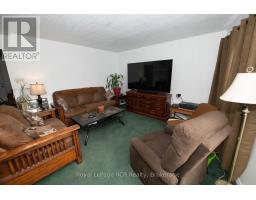 7589 HIGHWAY E - 26