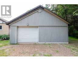 7589 HIGHWAY E - 7