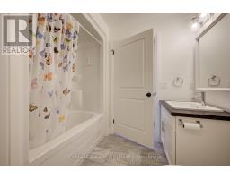 247 FERGUS STREET N - 20