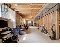 247 FERGUS STREET N - 27