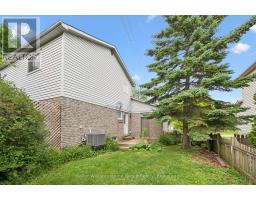 735 CAMPBELL AVENUE - 34
