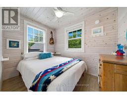 8 ISLAND 65C (ROSE ISLAND) - 32