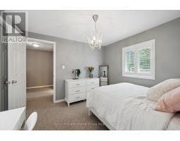 14 - 210 DAWN AVENUE - 24