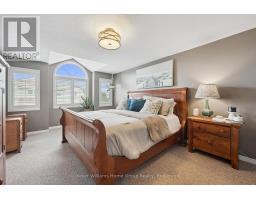 14 - 210 DAWN AVENUE - 27