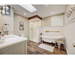 8 WEST RIVER ROAD - 25