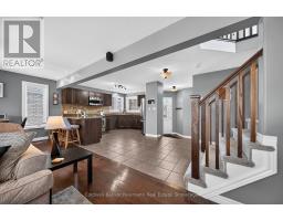 8 CREIGHTON AVENUE - 15