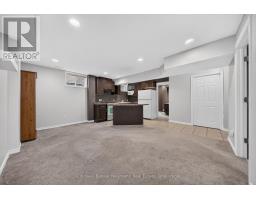 8 CREIGHTON AVENUE - 29