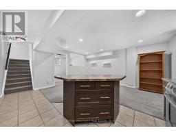 8 CREIGHTON AVENUE - 32