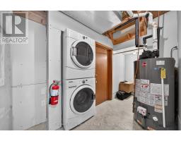 8 CREIGHTON AVENUE - 36