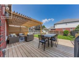 8 CREIGHTON AVENUE - 40